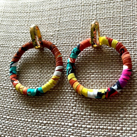 NWOT Colorful Tribal Festival Material 2.25” Hoop Earrings - Picture 2 of 4